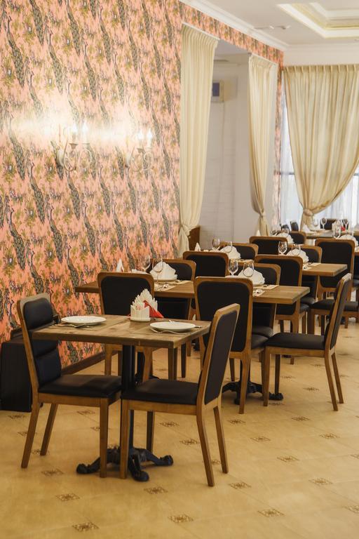 Promenade Park Hotel Шимкент Екстериор снимка