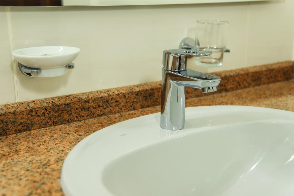 Promenade Park Hotel Шимкент Стая снимка