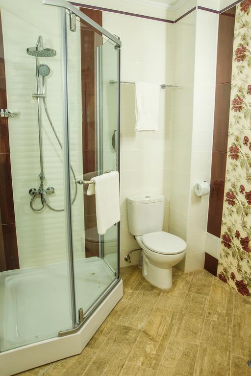 Promenade Park Hotel Шимкент Екстериор снимка