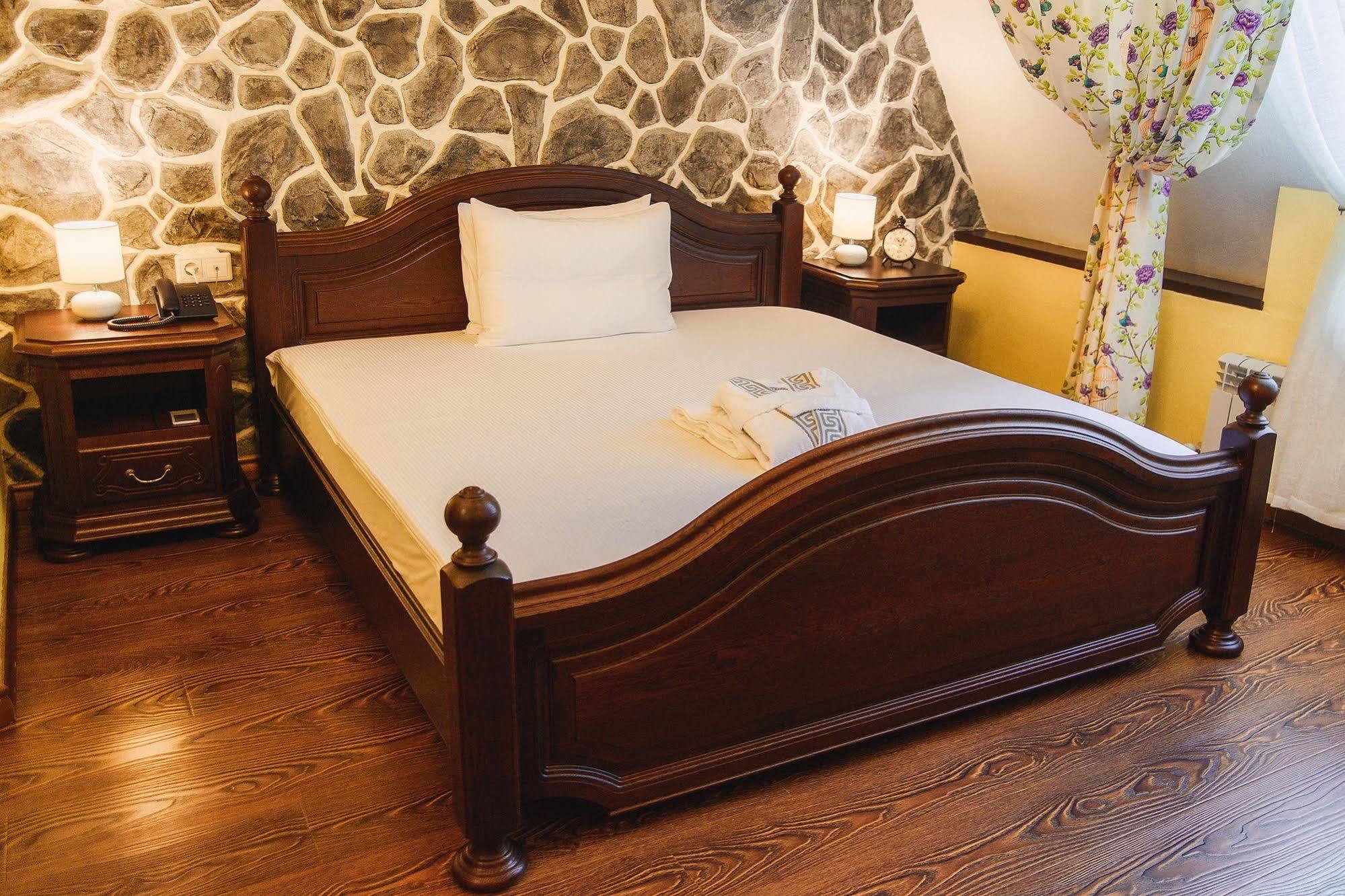 Promenade Park Hotel Шимкент Екстериор снимка