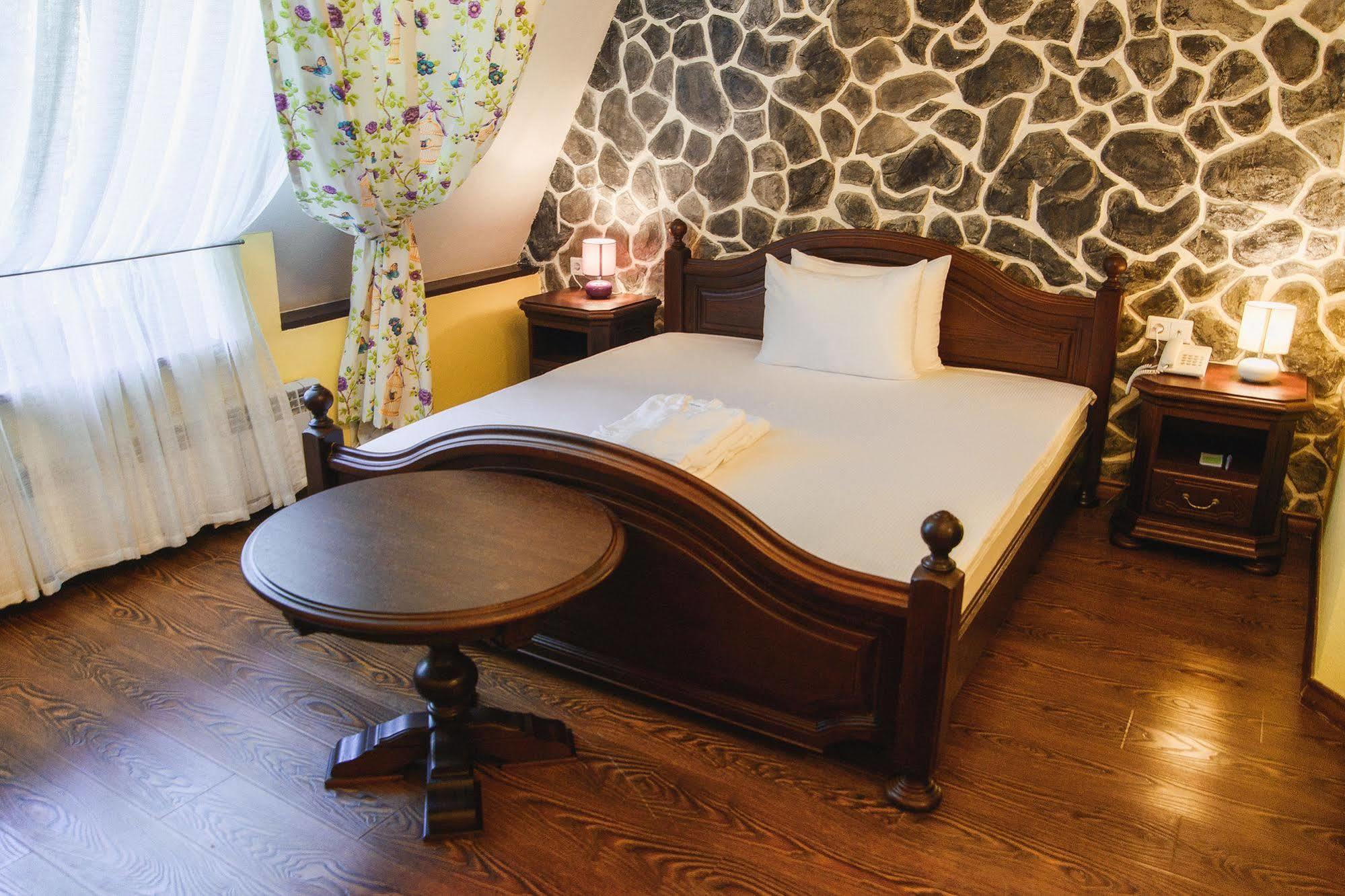 Promenade Park Hotel Шимкент Екстериор снимка