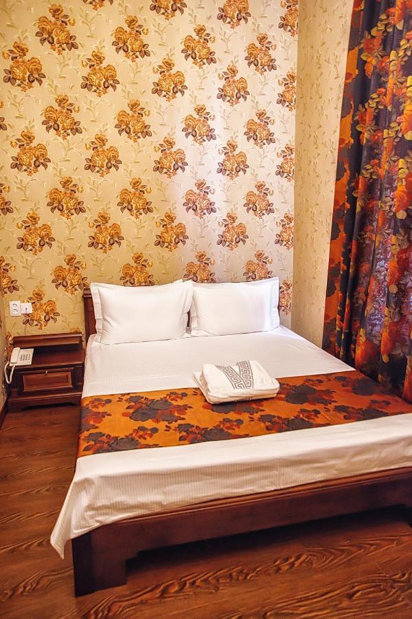 Promenade Park Hotel Шимкент Стая снимка